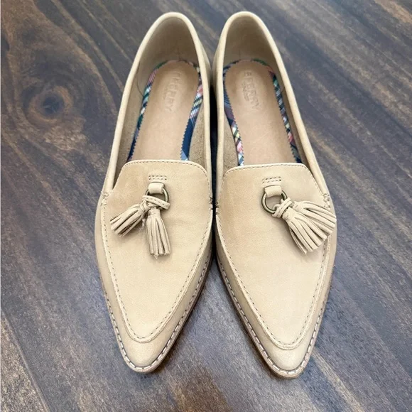 Sperry Saybrook Slip On Leather Loafers with tassel detail - Picture 1 of 11